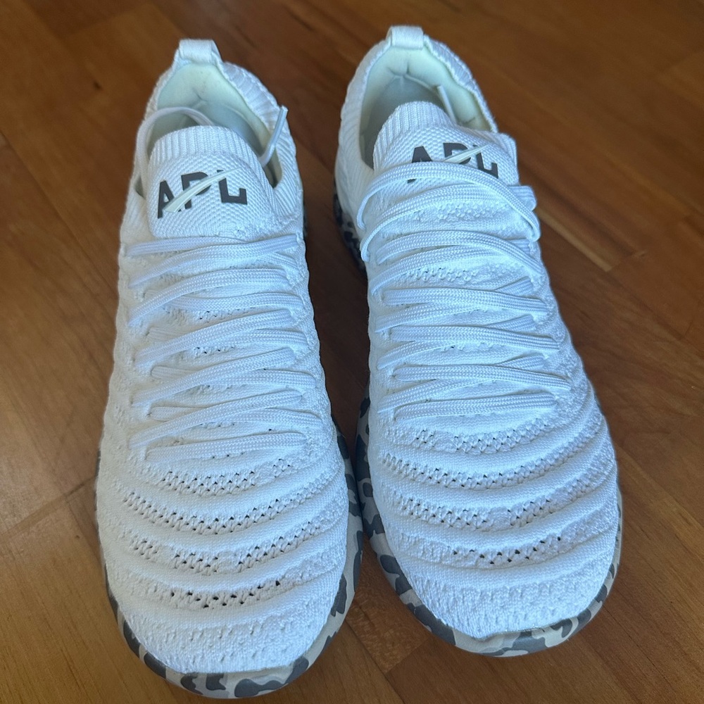 New never worn APl .